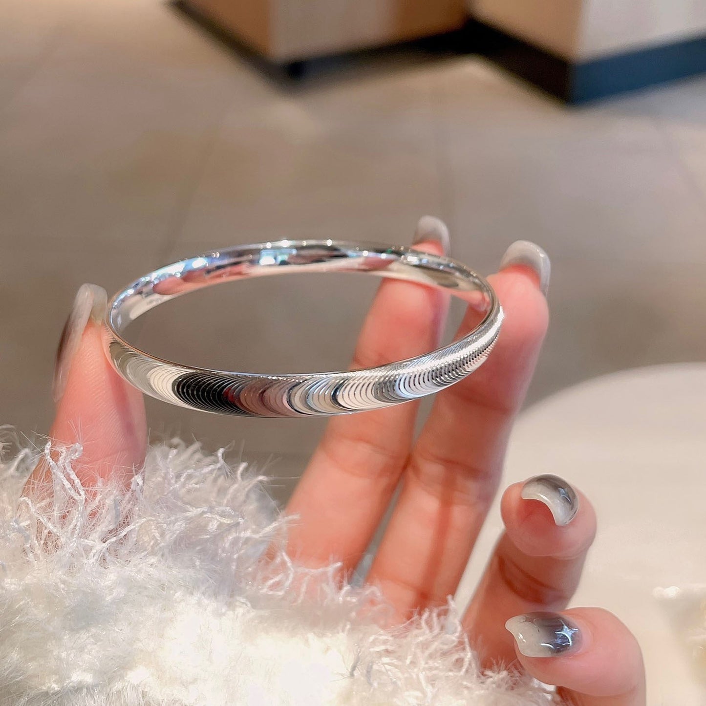 ✨🌙 Captivate Every Gaze – The Polished Cat's Eye Stone Bracelet 🌙✨