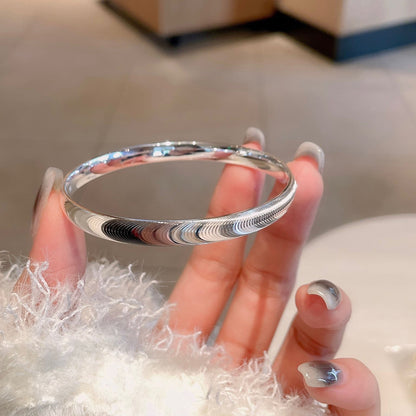 ✨🌙 Captivate Every Gaze – The Polished Cat's Eye Stone Bracelet 🌙✨